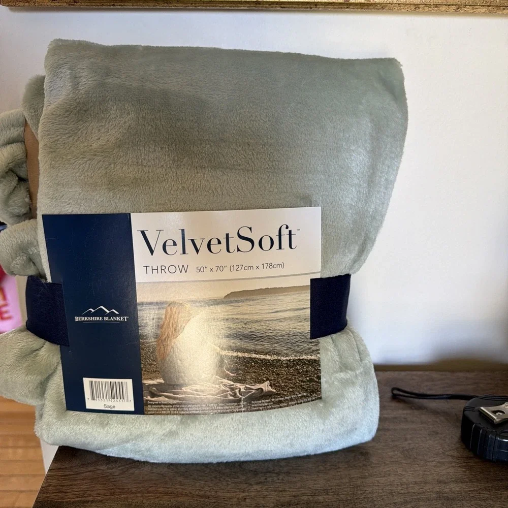 Berkshire Blanket Velvet Soft  Throw 50